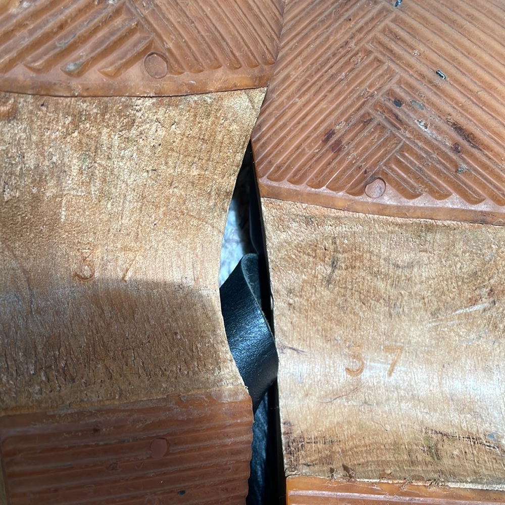 Wooden clogs - Picture 5 of 6